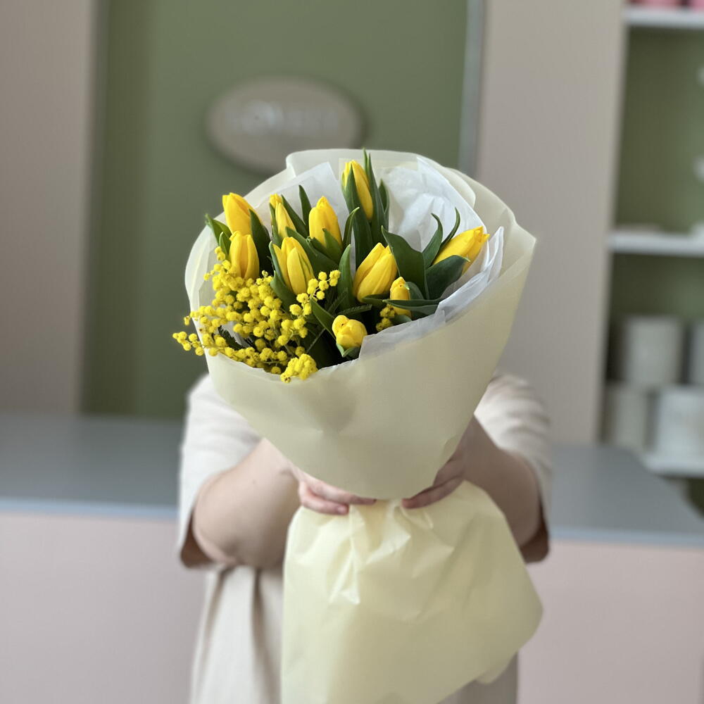 Тюльпаны белые, желтые, розовые